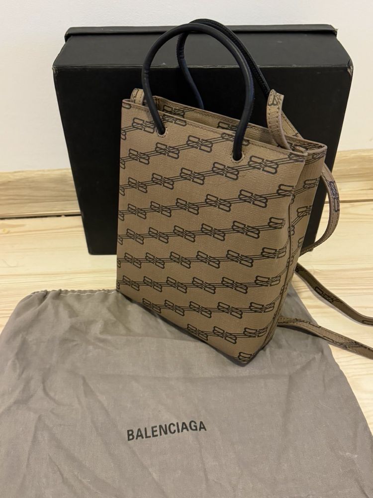 Уникална чантичка Gucci /Balenciaga 21*17*6cm monogram Khaki bag 2024