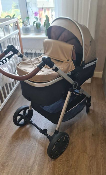 Коляска 3 в 1 с переставным блоком автолюлькой
