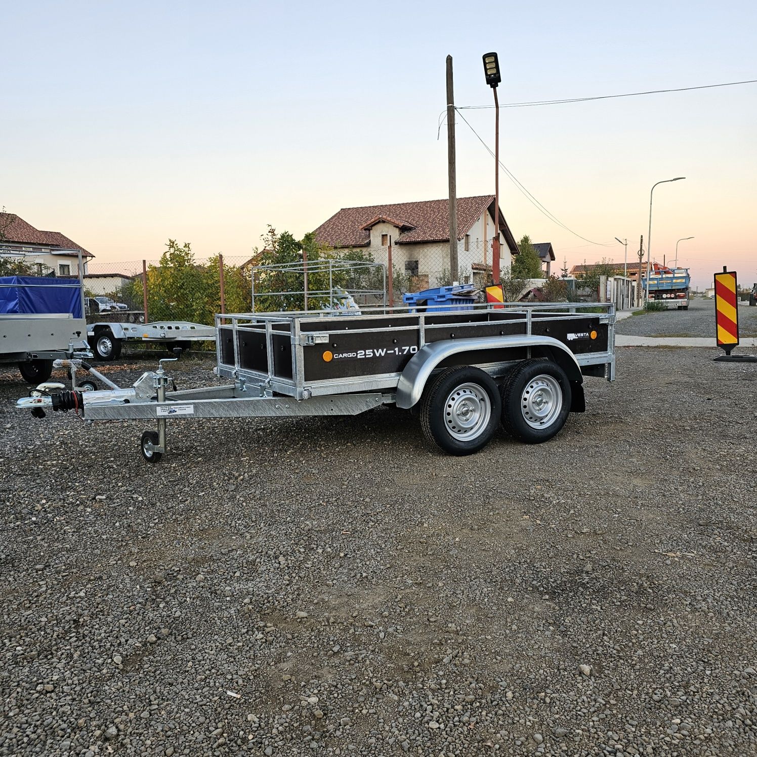 Vesta Light 25 W  1,300 kg