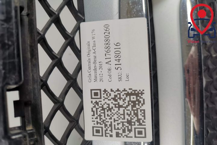 Оригинална централна решетка Мерцедес-Бенц А-Клас / Mercedes-Benz A-Cl