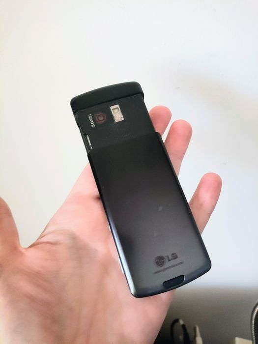 LG KF510 + accesorii originale LG ( decodat,lb română)