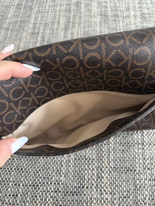 Geanta de umar Calvin Klein
