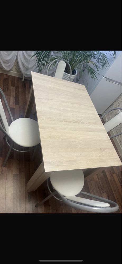 Продам стол стульями