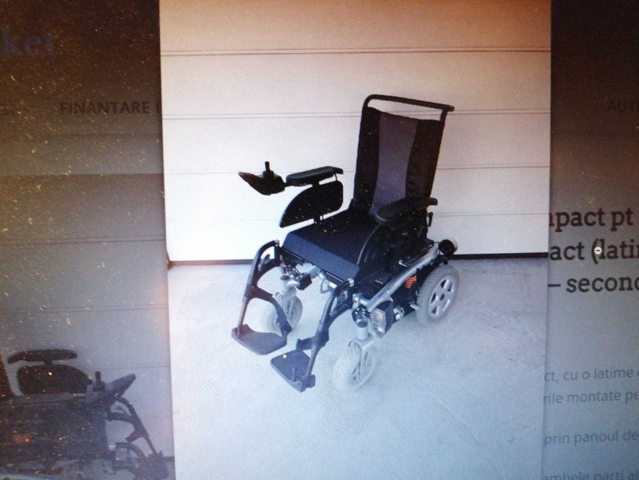Carucior electric invalizi Invacare Bora