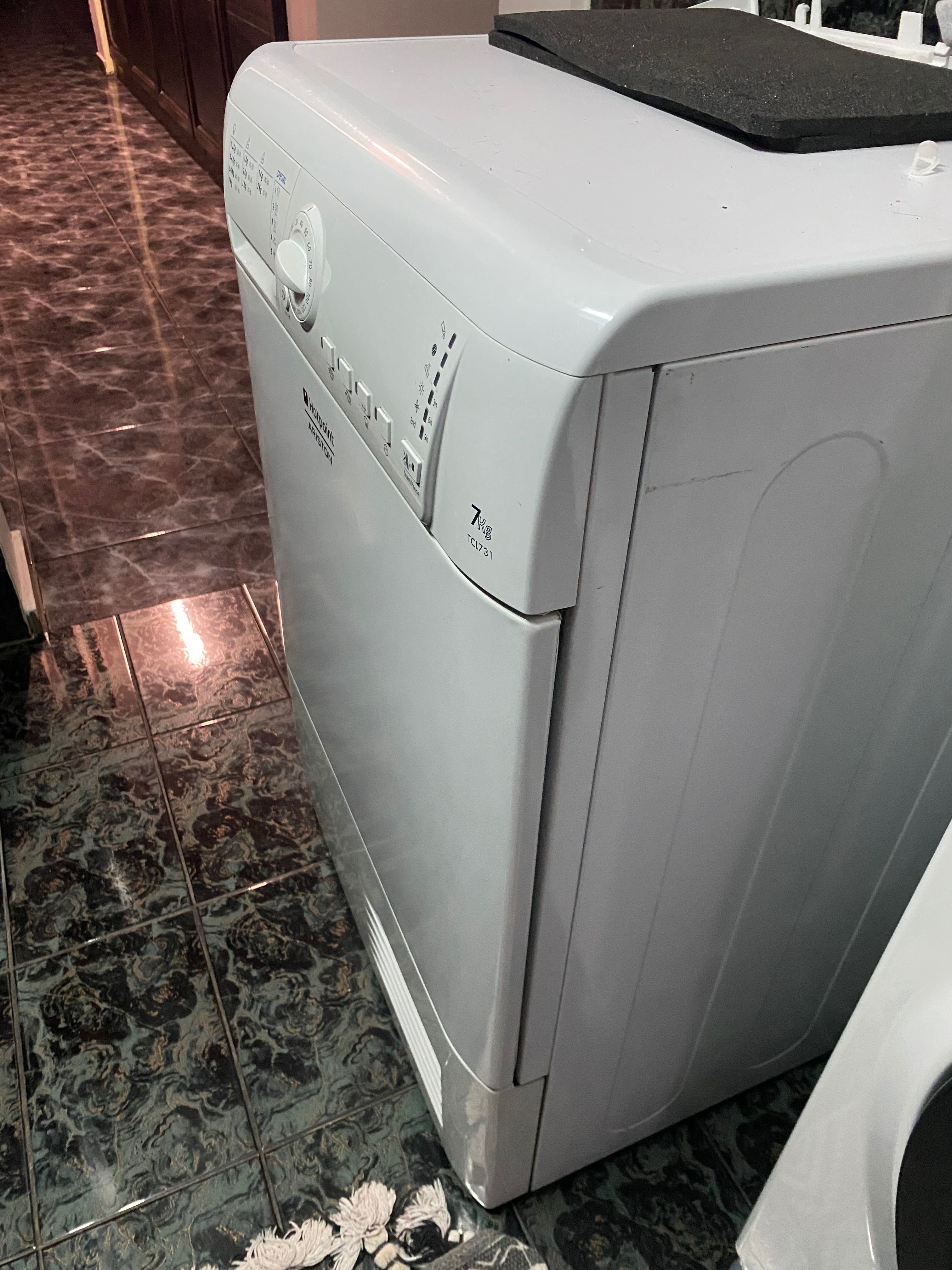 Продавам сушилня Аристон Hotpoint