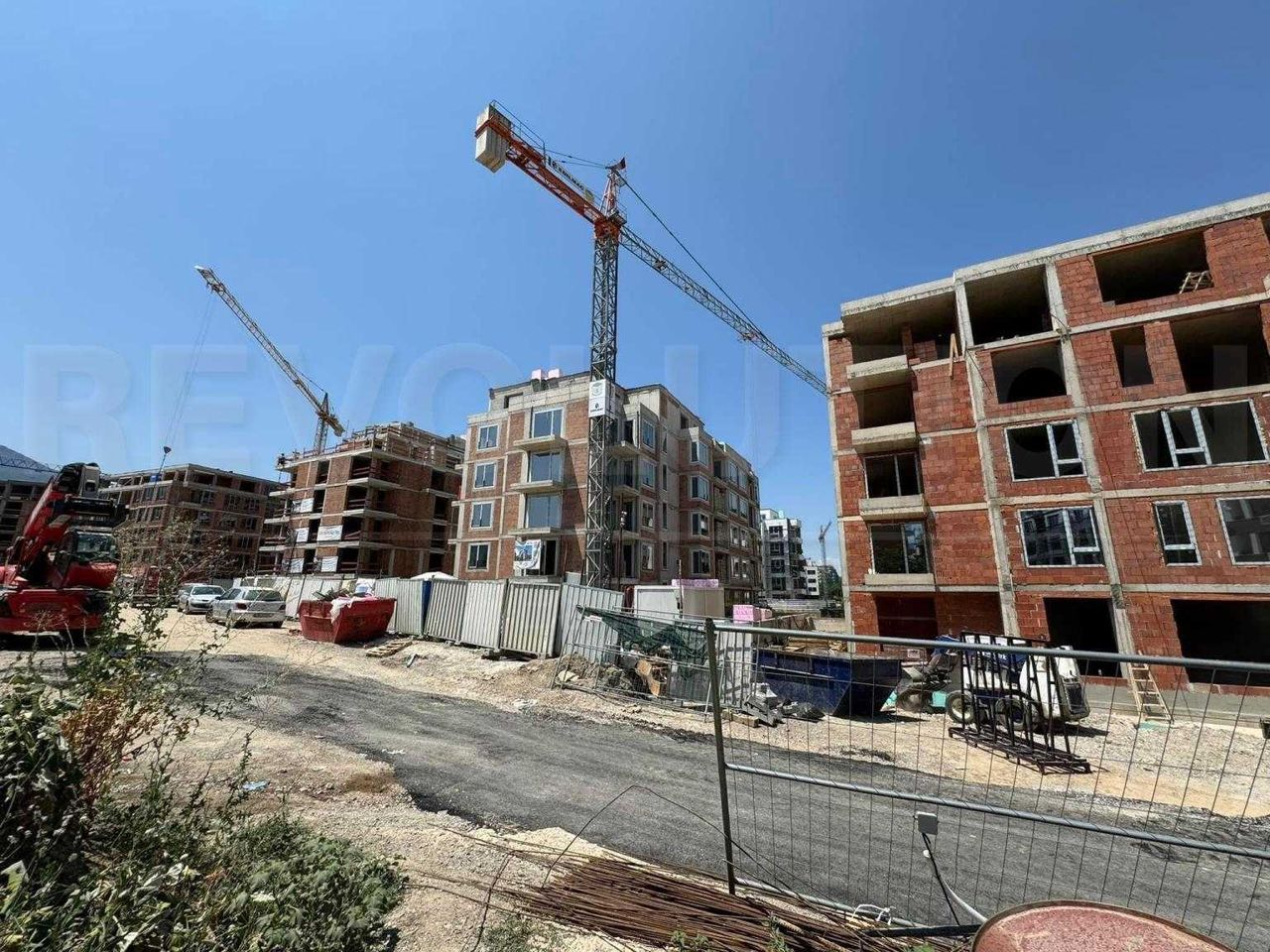 Продава се Тристаен апартамент в София, Малинова долина - 80 кв.м за 1996 €/кв.м - Снимка #1