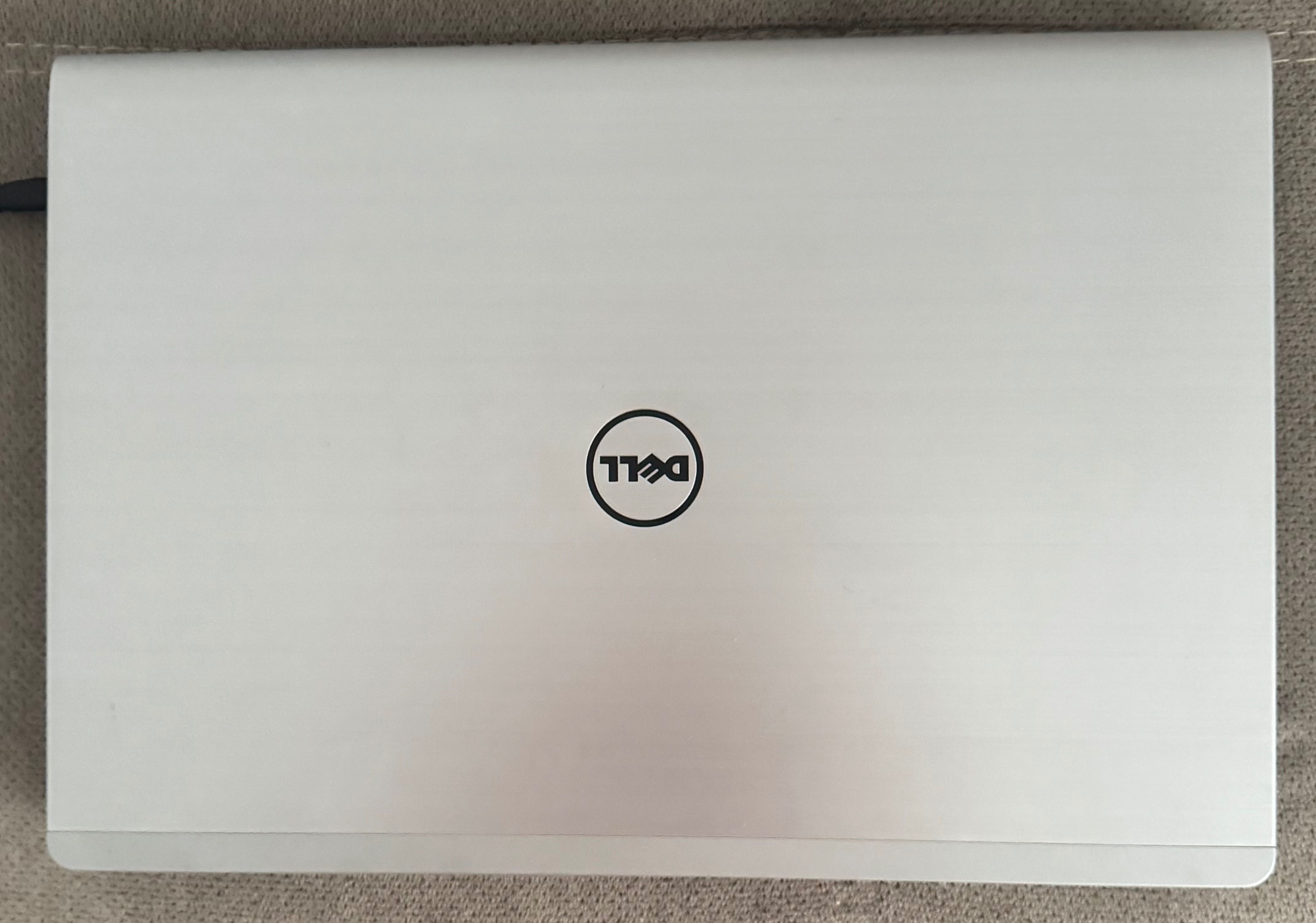 Laptop DELL Inspirion 17 5000 Series