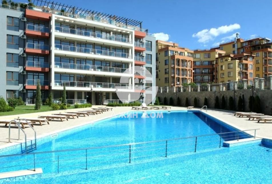 Продава се Двустаен апартамент в Свети Влас - 63 кв.м за 1556 €/кв.м - Снимка #11