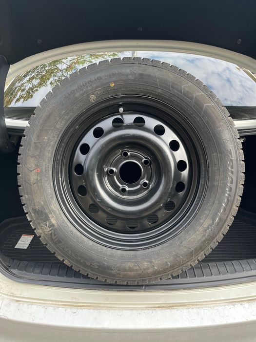 Калеса  новый 215/60/R16 зимный