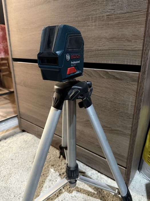 Лазарен нивелир Bosh Profissional GLl-210