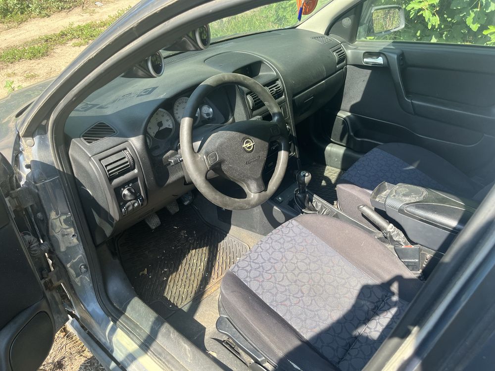 Opel Astra G на части