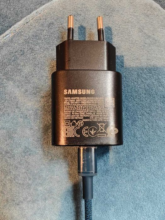 Samsung S24 Graphite - 8GB / 256GB - 5 cicluri incarcare + Accesorii