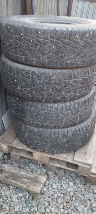 Продам шипованную резину на сезон хватит