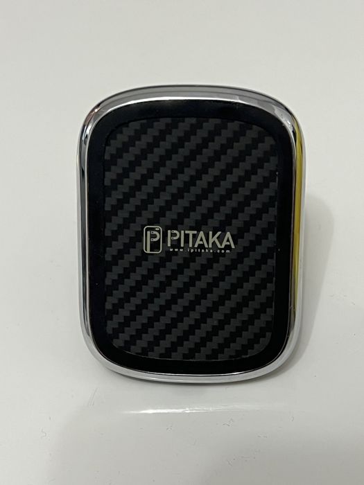 Pitaka MagEZ Mount Qi - безжично зарядно за автомобил