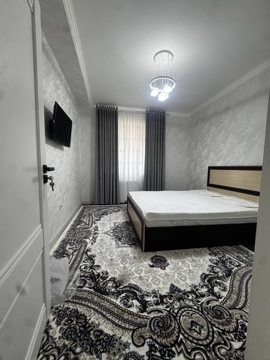 Срочно продается квартира 2 ком новосртойка кричний дом в чирчик ориен