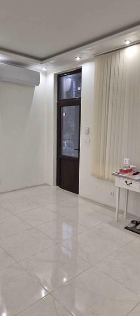 Дава се под наем Офис в Бургас, Център - 30 кв.м за 280.5 € - Снимка #4