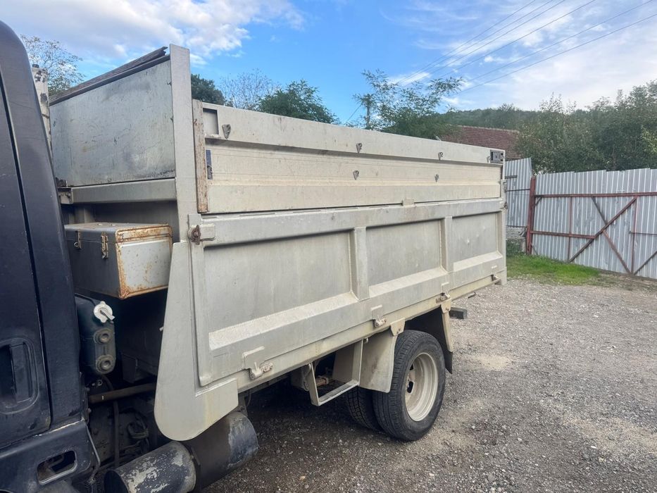 Vând autoutilitara Mitsubishi Canter