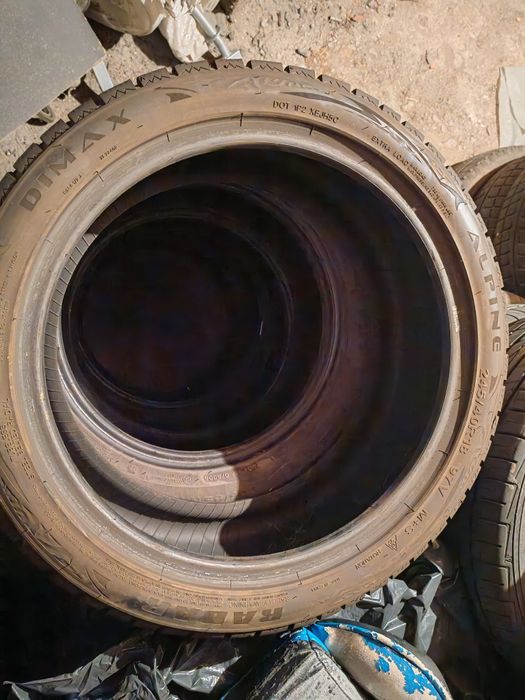Зимни гуми RADAR 245 40 18 DOT23г.