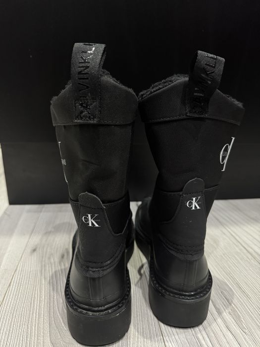 Зимни апрески Calvin Klein