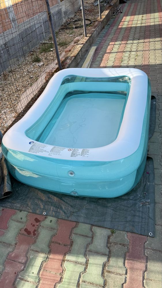 Piscina gonflabila pentru copii - Marime 1,97x1,43x0,49 m