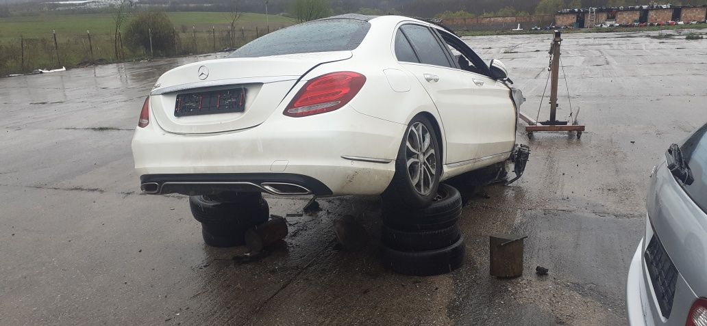 Mercedes Benz C250  W205  Benzin  2014 Година  211 к.с На Части