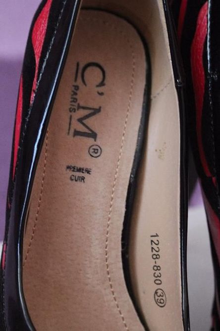 Елегантни обувки в червено и черно. Нови!