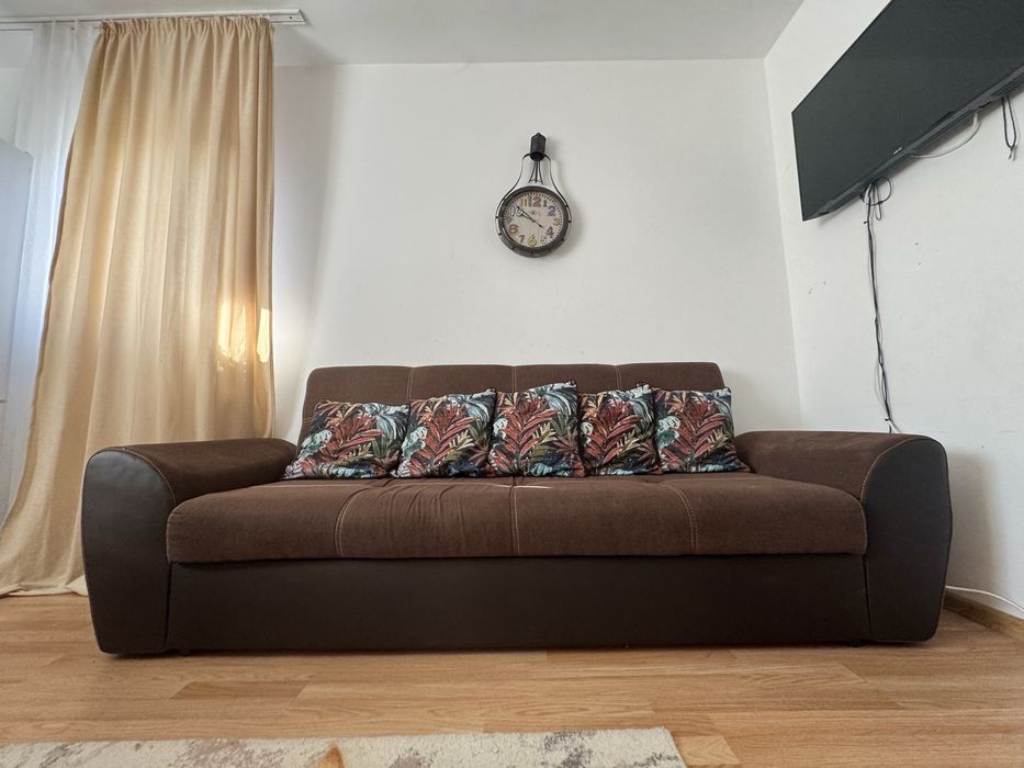 canapea extensibila 3 locuri