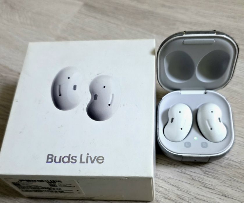 Galaxy buds live