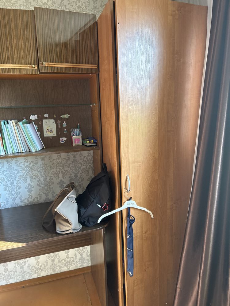 Шкафы,стол,тумбочки