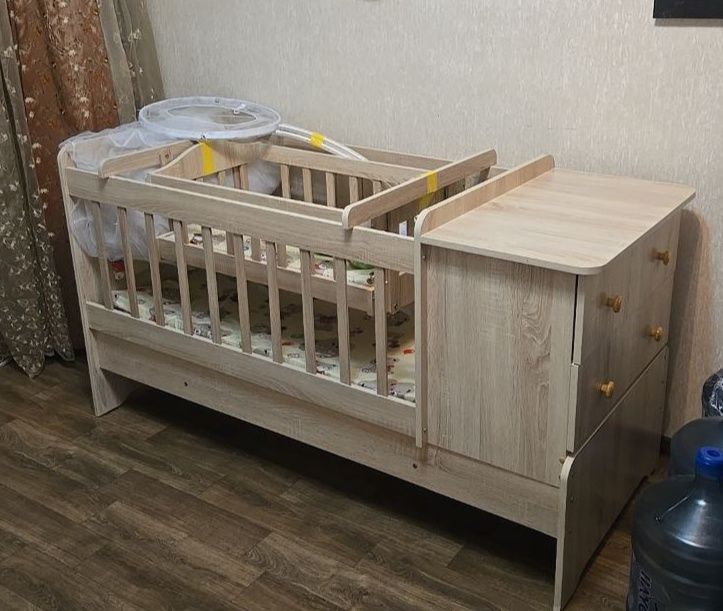 Детская кроватка