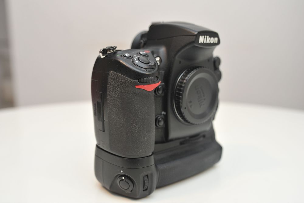 Nikon D700 Full Frame Fx