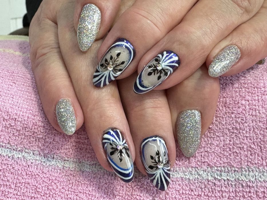 Мастер nail индустрии приглашает прекрасных дам на маникюр педикюр