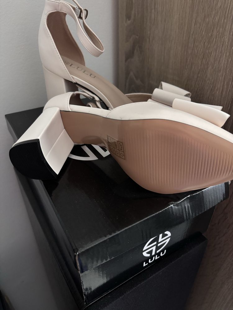 Pantofi comozi 38