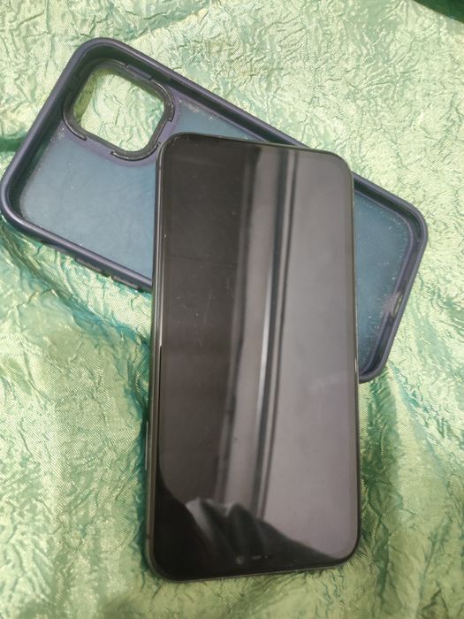 Айфон 11 отличное состояние