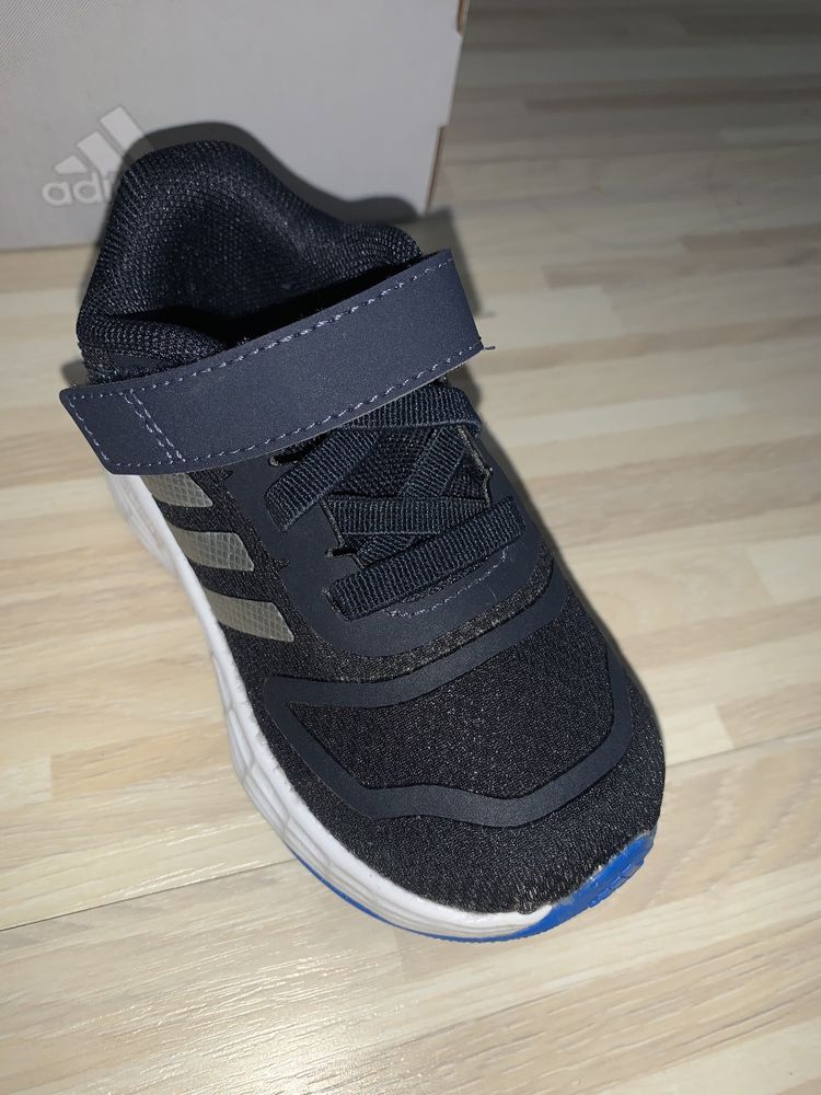 Маратонки Adidas