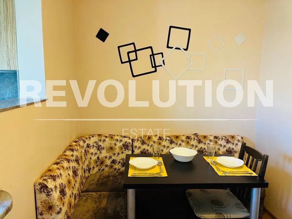 Дава се под наем Тристаен апартамент в Варна, ВИНС - 100 кв.м за 350 € - Снимка #4