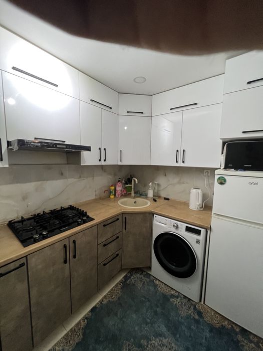 2 хонали квартира . Сотилади