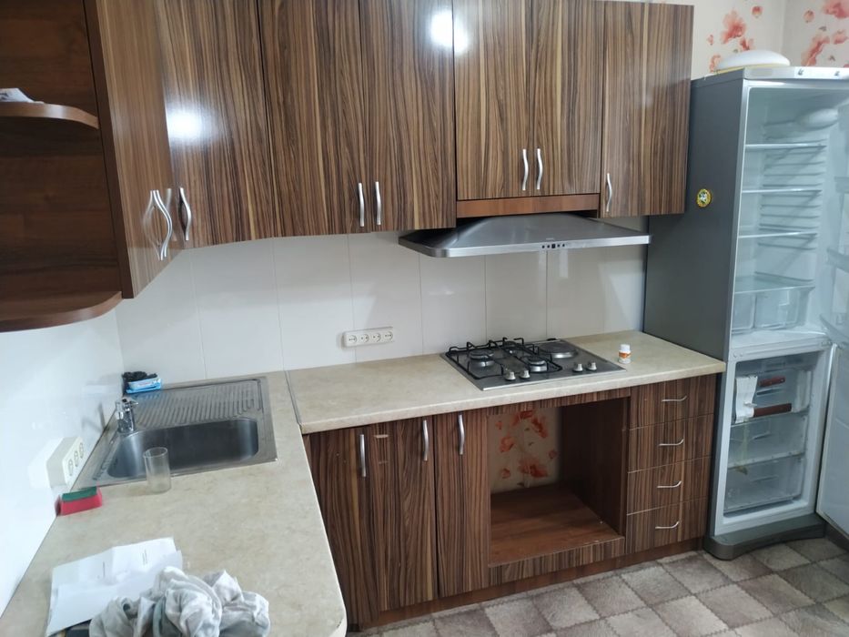 Продаю 2-х комнатную квартиру в 19- микрорайоне.