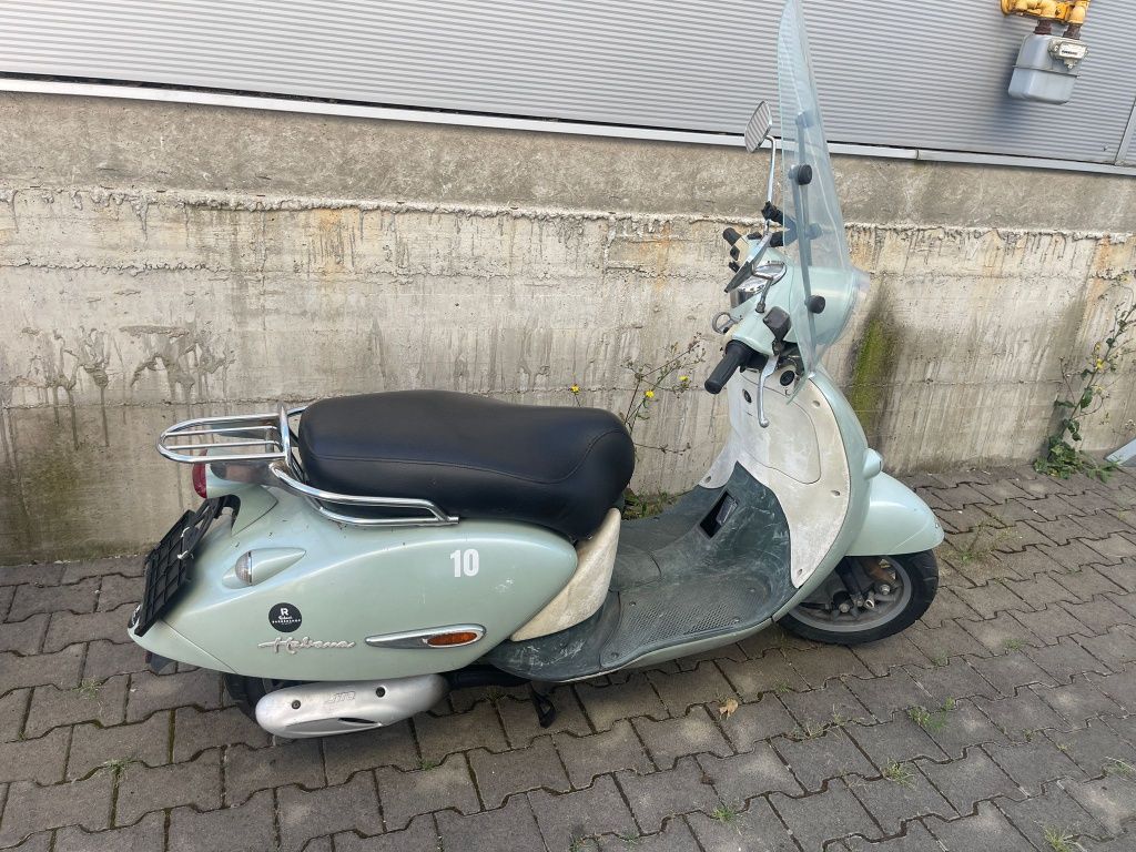 Inchiriez scuter 49/125 cc