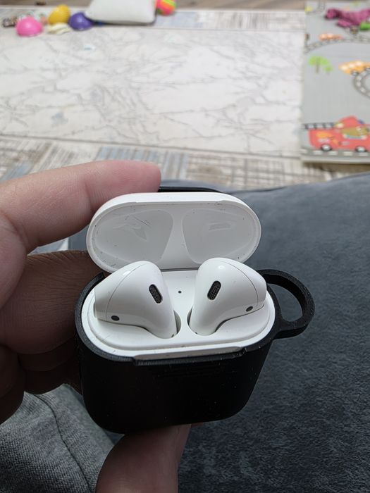 Продам Airpods 2