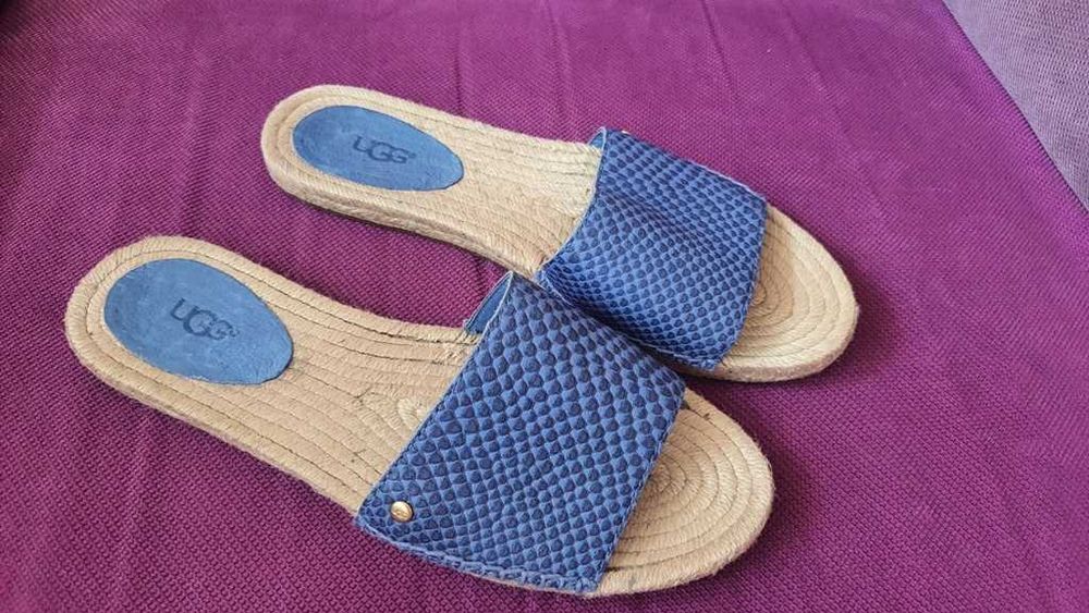 Slapi piele naturala UGG marimea 38
