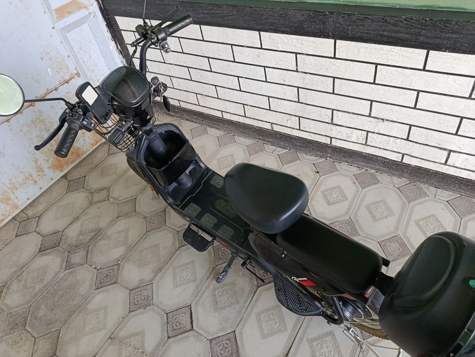 Скутер сотилади.