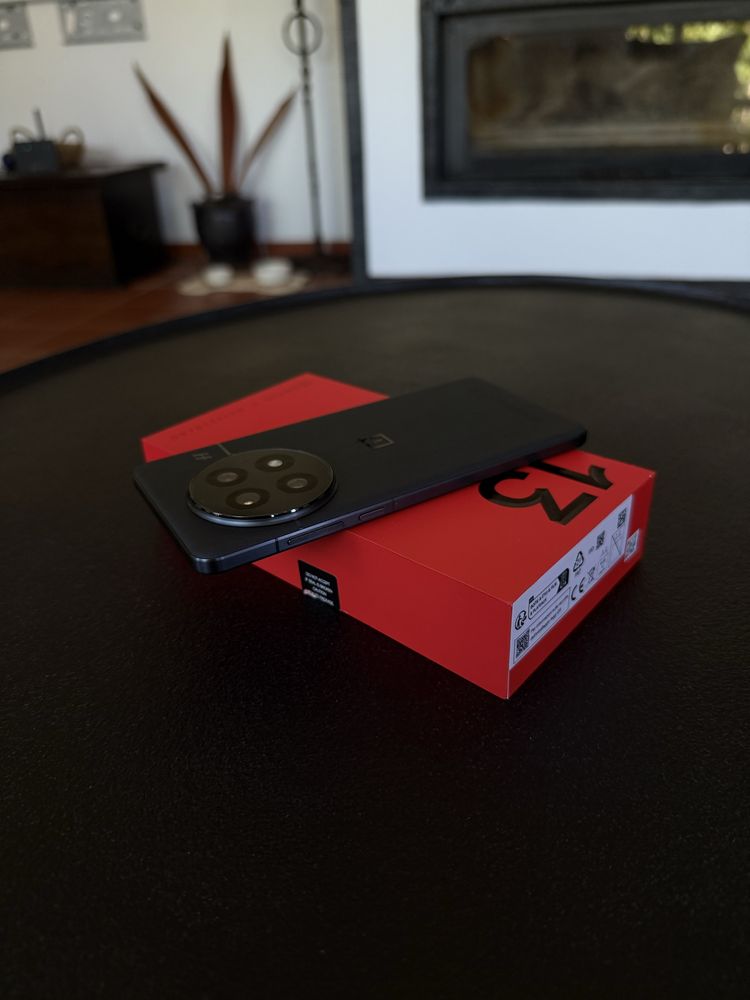 КАТО ЧИСТО НОВ OnePlus 13 5G 256GB  Black Eclipse + гаранция