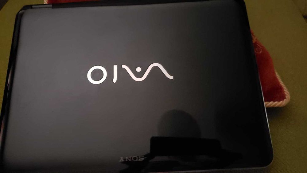Laptop Sony Vaio VGN-CS31S/Q, cu mouse wireless CADOU