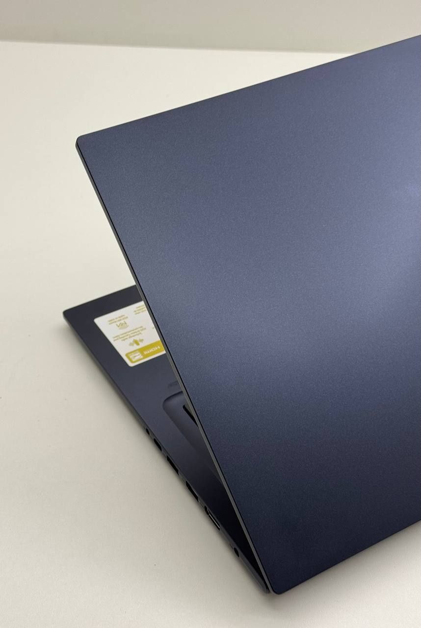 Asus VivoBook Intel Core i3 1115 8/256 SSD как новый полный комплект