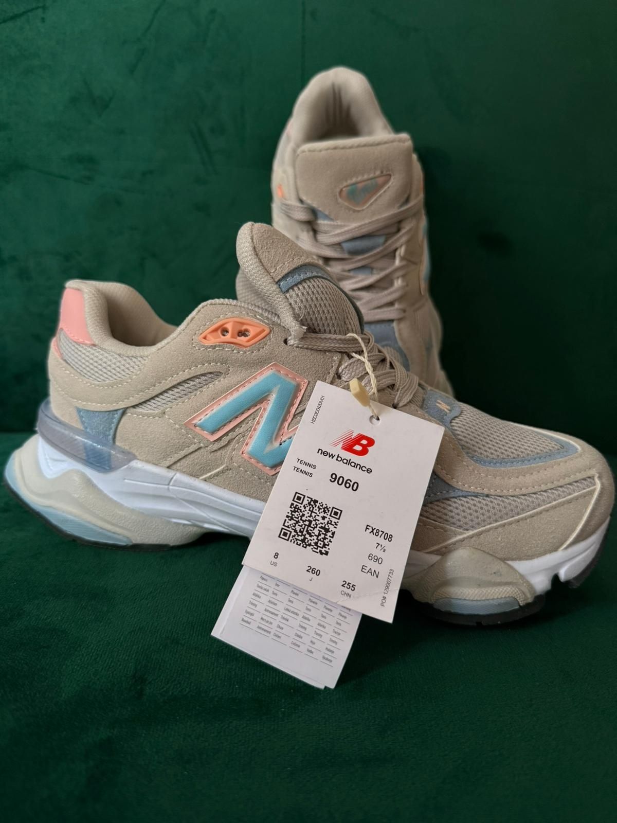 Vând New Balance 9060 damă