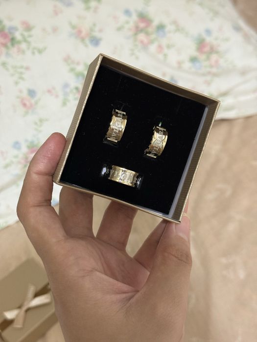 Золото Булгари. Комплект Серьги. Кольцо 17 размер.11.34грамм