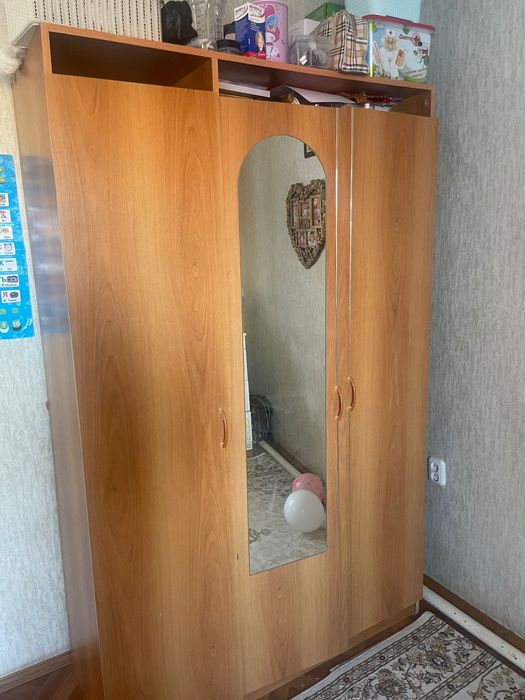 Продам шкаф кровать тумбочки
