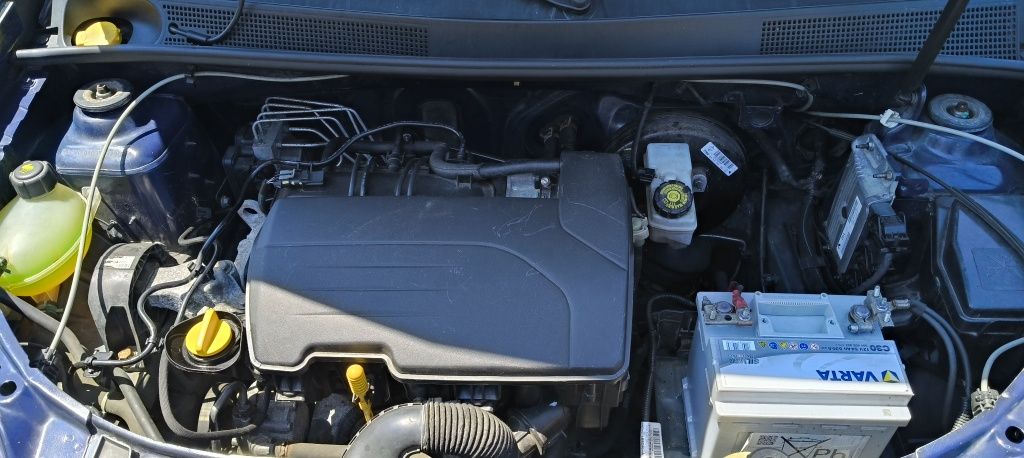 Logan 1.2 benzina. An 2015