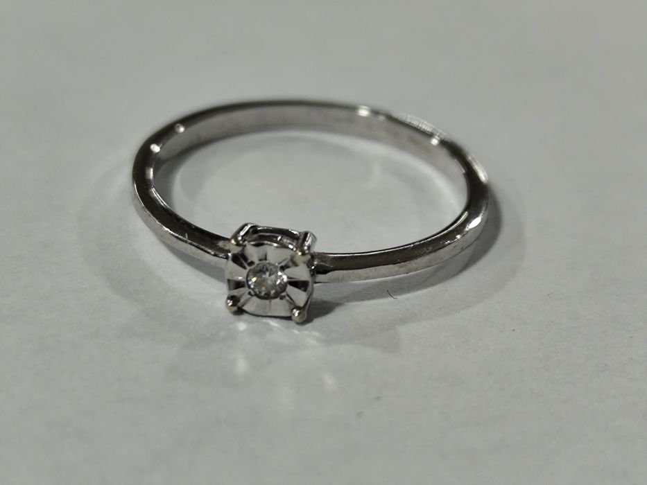 Пръстен бяло злато с Диамант